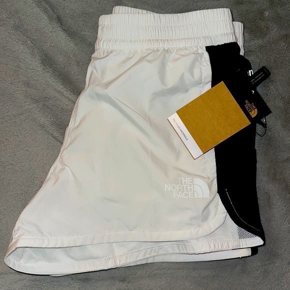 The North Face Pants - Hydrnlne short by Nike
Active wear
